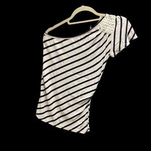 Maurice’s blouse right shoulder/arm bare short sleeves stripes lace size small